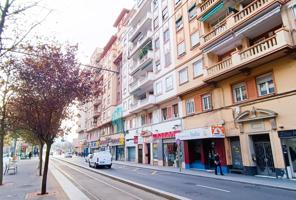 Vivienda de tres dormitorios y salón con bonita terraza exterior a paseo Fernando El Católico photo 0