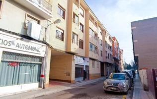CL PRADO.- dormitorio, salón con cocina americana, baño y terraza, con plaza de garaje en finca. photo 0