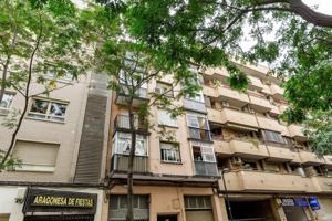 CL. SANGENIS.- Vivienda reformada con salón, dos dormitorios, cocina, baño, balcón y otra terraza adicional. photo 0