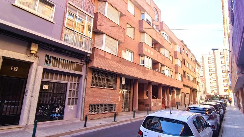 CL.EDUARDO S. HERNAZ- Vivienda de dos dormitorios, salón, cocina, baño y balcón. Garaje y trastero en finca. photo 0