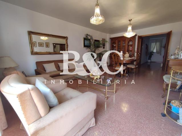 VIVIENDA A 50 METROS DE LA PLAYA CON GARAJE Y TRASTERO photo 0