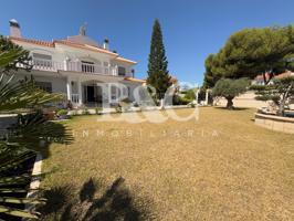Exclusiva villa independiente en la zona de La Cola, Calabardina photo 0
