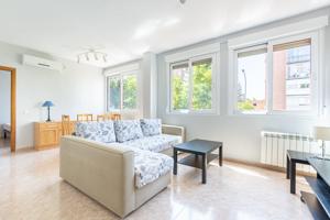 ¡Apartamento Moderno y Luminoso de 55m² con Plaza de Garaje y Trastero en la Calle Carlota O'Neil photo 0