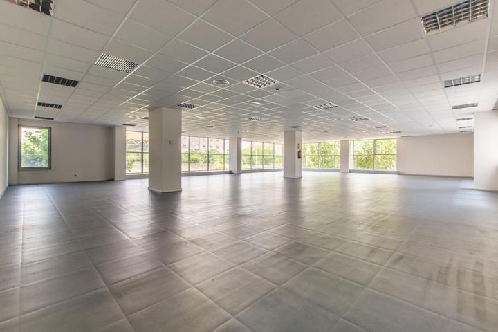 Oficina de 529 m² construidos en edificio emblemático de Rivas Vaciamadrid photo 0
