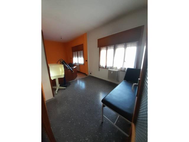 EN VENTA LOCAL CENTRICO CON POSIBILIDAD DE VIVIENDA photo 0