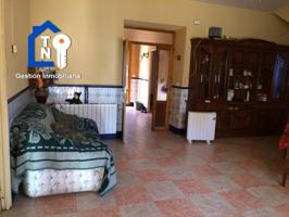 EN VENTA CASA ZONA CENTRO DE ARGAMASILLA DE ALBA photo 0