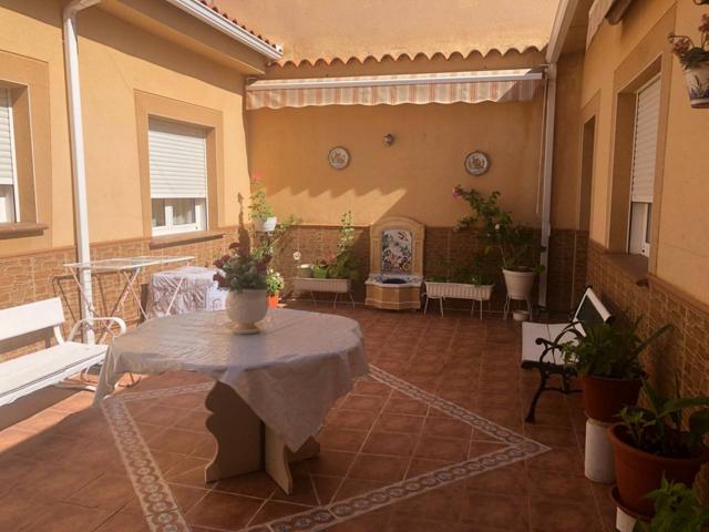 EN VENTA CASA ZONA AVDA. JUAN CARLOS I photo 0
