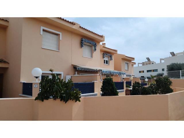 Casa adosada en venta en La Nucia photo 0