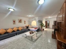 Casa terrera en Vecindario photo 0