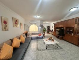 Casa terrera en Vecindario photo 0
