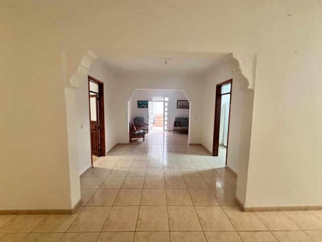 Casa terrera en Vecindario photo 0