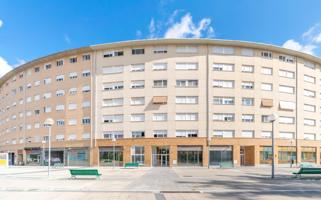 Piso luminoso de 3 habitaciones con garaje y trastero en Rochapea (Pamplona) photo 0