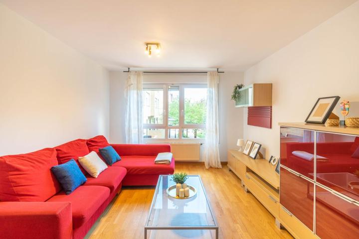 🏡 Vivienda de 2 habitaciones con garaje y trastero en una de las mejores zonas de Noáin photo 0