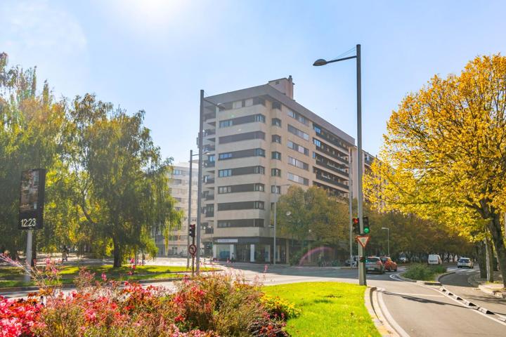 🏡 Vivienda en PÍO XII, junto al Parque de la Vuelta del Castillo. 2 habitaciones con una 3ª opcioal y garaje y trastero photo 0