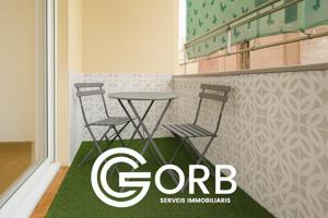 Acogedor piso con ascensor y 2 balcones! photo 0