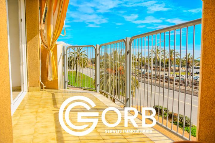 EXCLUSIVO DE GRANDES DIMENSIONES EN PRIMERA LÍNEA DE MAR photo 0