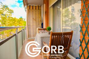 PISAZO CON BALCÓN TERRAZA Y PARKING photo 0