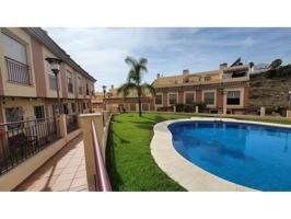 CHALET ADOSADO EN ESQUINA CON PARKING Y TRASTERO photo 0