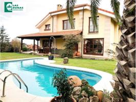 BOO: Chalet independiente con piscina propia photo 0