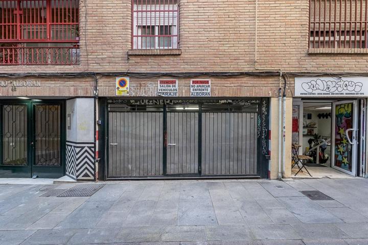 MAGNIFICO GARAJE EN PLAZA DE GRACIA photo 0