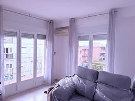 ¡Piso recién reformado a estrenar en alquiler de larga temporada! photo 0