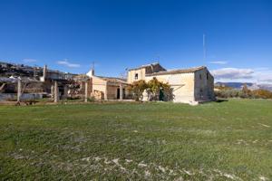 Casa rústica única en Baza (Granada) – vivienda autosuficiente | Terreno de 5.000 m2 | Pozo propio | photo 0