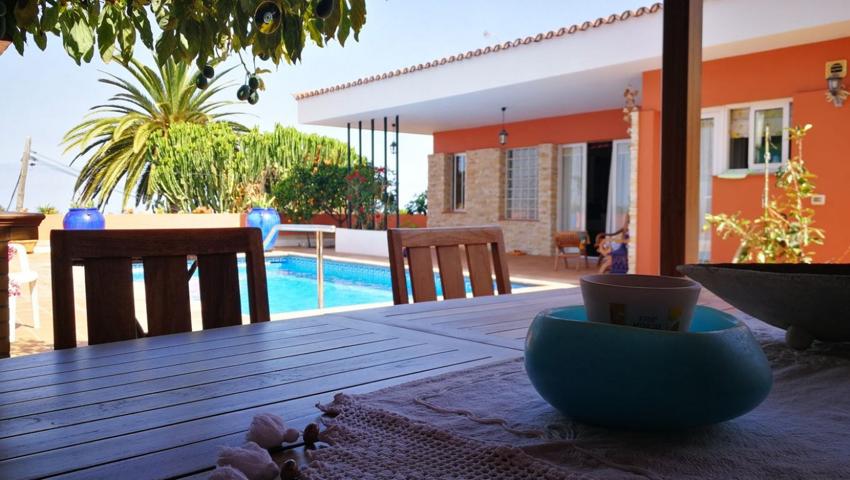 Se vende magnífico chalet con piscina y vistas en La Orotava. photo 0