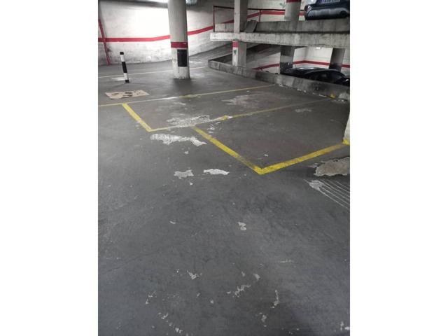 SE ALQUILAN PLAZAS DE PARKING COCHE O MOTOS. photo 0