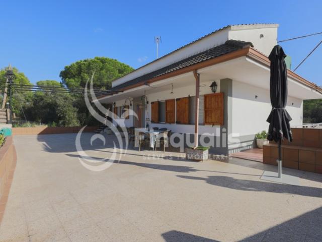 Casa En venta en Santa Eulàlia De Ronçana photo 0