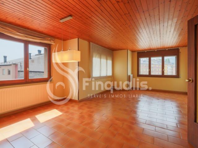 Piso En venta en Puigcerdà photo 0