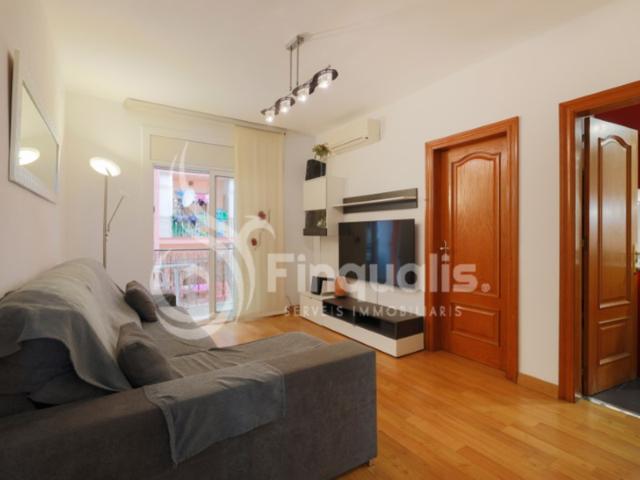 Piso En venta en Canovelles photo 0