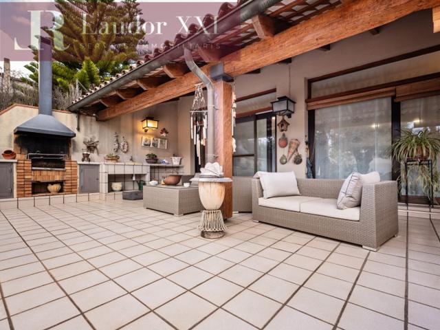 Casa En venta en Centre, Sabadell photo 0