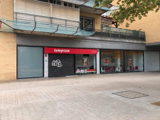 Local comercial en venta con rentabilidad en calle Calaceit - Viladecans photo 0