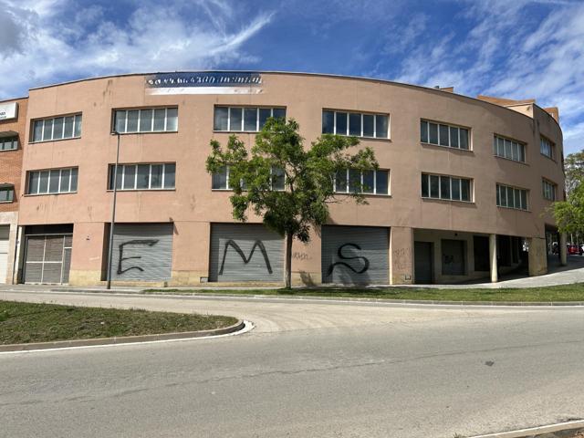 Edificio Comercial y oficinas en Venta, Santa Coloma de Cervello photo 0