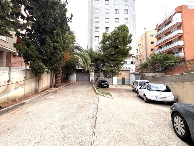 Nave en venta o alquiler en calle Joaquim Monmany, Sant Feliu de Llobregat photo 0