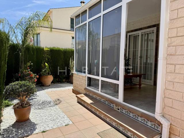 Casa adosada en venta en Núcleo(03190) photo 0