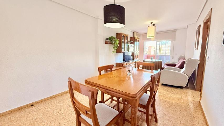 ¡Oportunidad en Catarroja! Piso amplio con 4 habitaciones dobles junto a Florida Universitaria photo 0