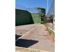 Se vende club deportivo en la Urb El regalón de Lliria. La propiedad es del año 1980, consta de un total de 980m constru photo 0