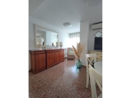 Venta piso en Xirivella, Plaza Alquería Nova. Vivienda de 112m con ascensor, construcción del año 1984, consta de 3 hab photo 0