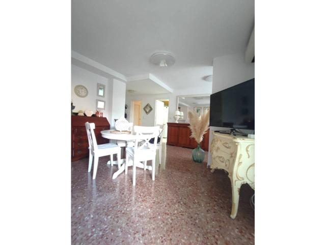 Venta piso en Xirivella, Plaza Alquería Nova. Vivienda de 112m con ascensor, construcción del año 1984, consta de 3 hab photo 0