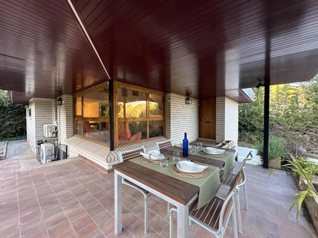 Se vende Chalet Independiente en Las Lomas del Gállego photo 0