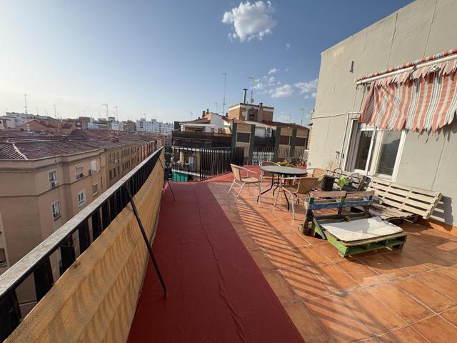 ATICO MUY LUMINOSO CON GRAN TERRAZA EN ZARAGOZA ¡CALEFACCIÓN INCLUIDA EN EL PRECIO! photo 0