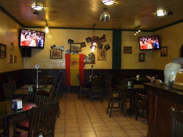 SE TRASPASA CAFETERÍA EN PETRER ZONA NOU DE OCTUBRE photo 0