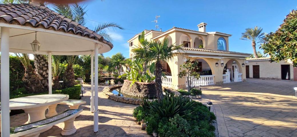 SE VENDE LUJOSA VILLA EN ZONA COTIZADA EN ELCHE - ALICANTE photo 0