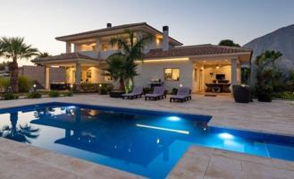 SI TE GUSTA LA TRANQUILIDAD, LO BUENO Y EL CONFORT, ¡TE PRESENTAMOS ESTA PRECIOSA VILLA! photo 0