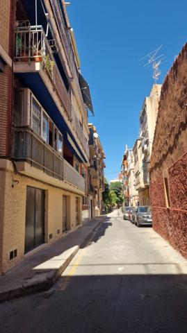 PISO UNICO EN EL EDIFICIO EN ALICANTE EN BUEN ESTADO CON LICENCIA TURISTICA! photo 0