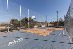 ¡Inversión Ideal: Solar de 2840 m² para 44 Viviendas! photo 0