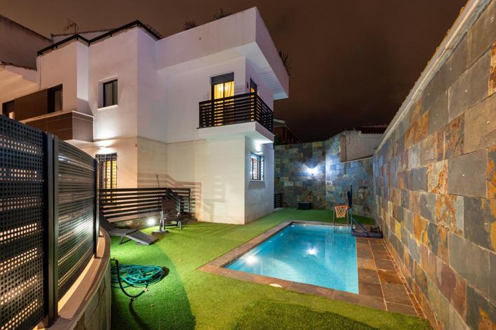 Exclusiva casa en Huetor Vega photo 0