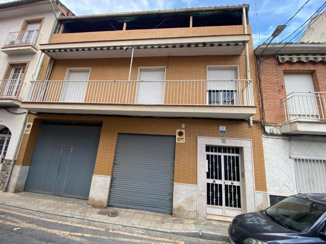INCREIBLE OPORTUNIDAD PARA TRANSFORMACION EN EDIFICIO PLURIFAMILIAR CON TRES VIVIENDAS INDEPENDIENTE photo 0