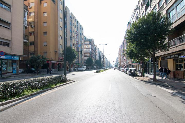 Oficina En venta en Hipercor, Granada photo 0